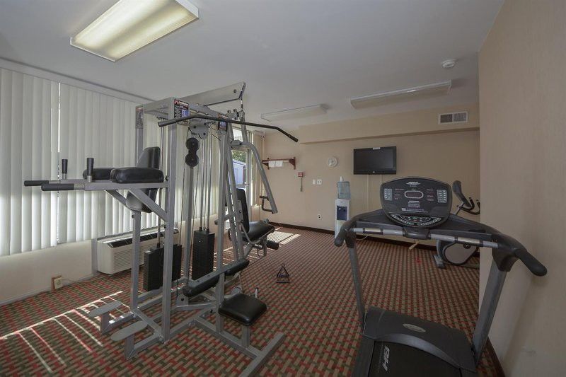 Rodeway Inn Macarthur Airport Ronkonkoma Exterior photo