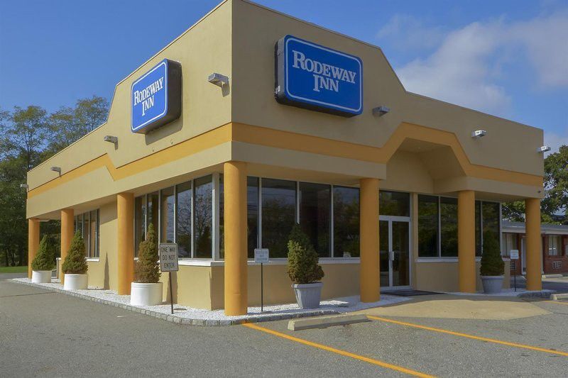 Rodeway Inn Macarthur Airport Ronkonkoma Exterior photo